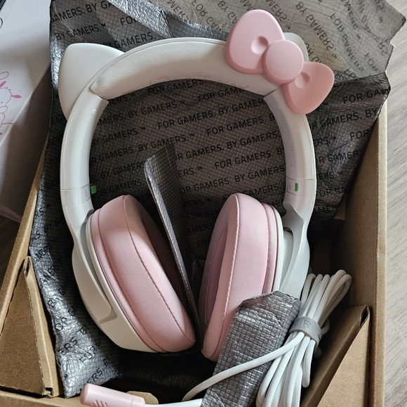 RAZER HELLO KITTY AND FRIENDS Cute Pink and White USB gaming headset in box - Picture 1 of 16